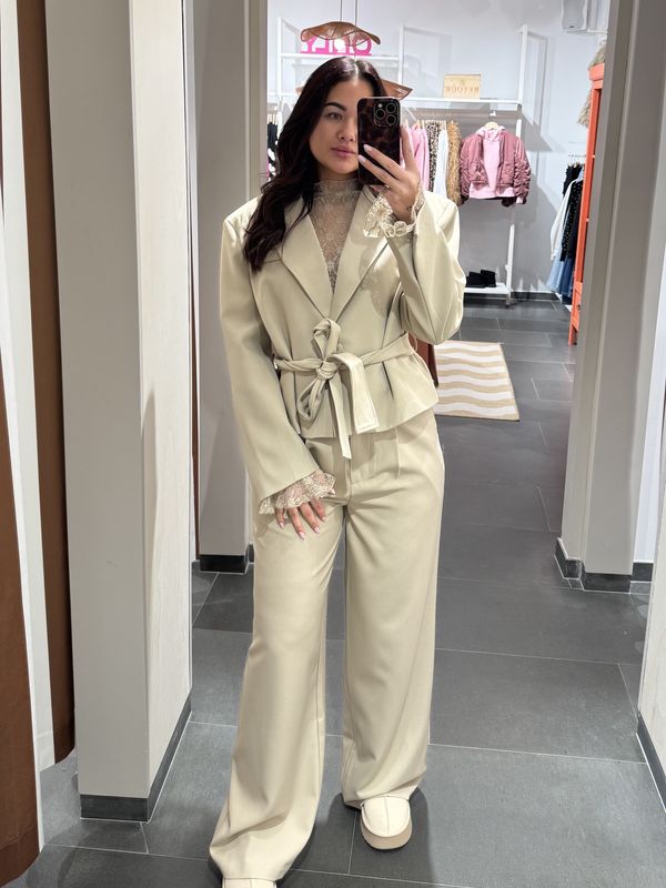 Ambika Odilia Blazer – Beige