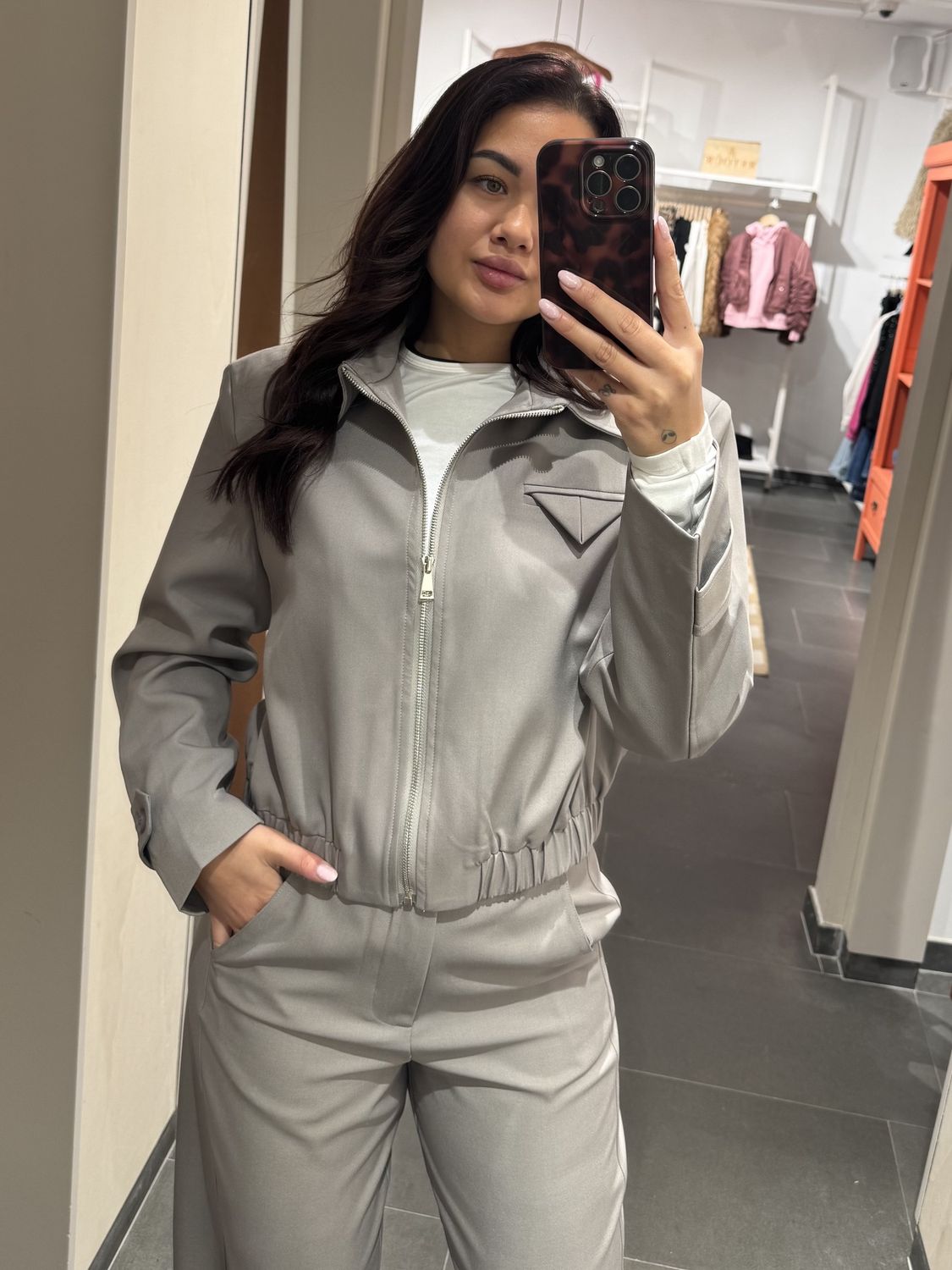 Ambika Jas Anqi – Grijs Ambika Jas Anqi – Grijs, Kleur: Grijs, Maat: S/M