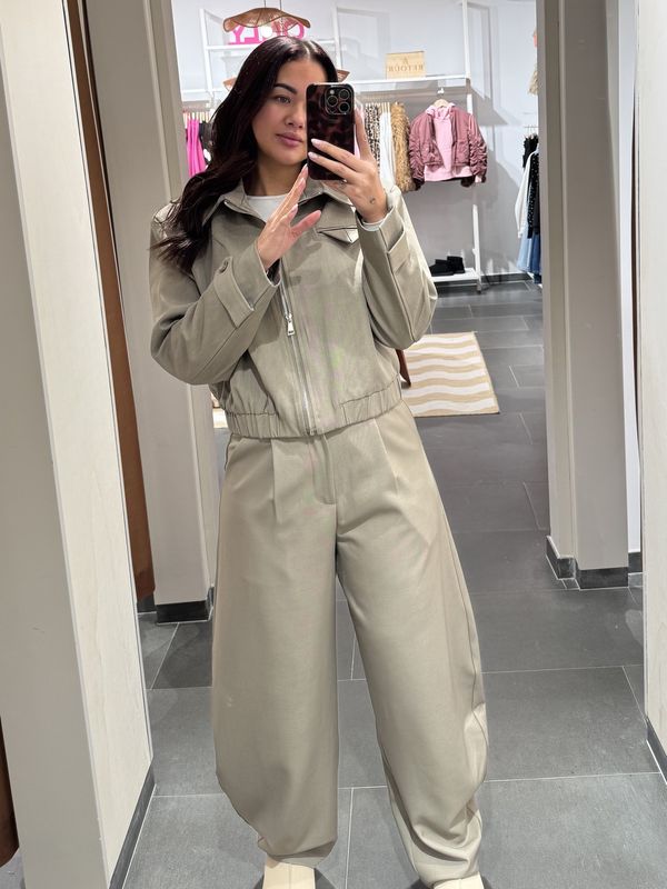 Ambika Nina Broek – Taupe