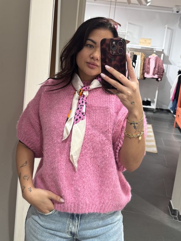 Ambika Amira Trui – Roze