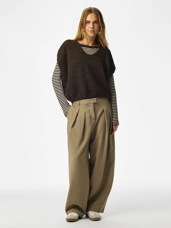 Pieces Sleeveless V-Neck Knit Vest Callie - Hot Fudge