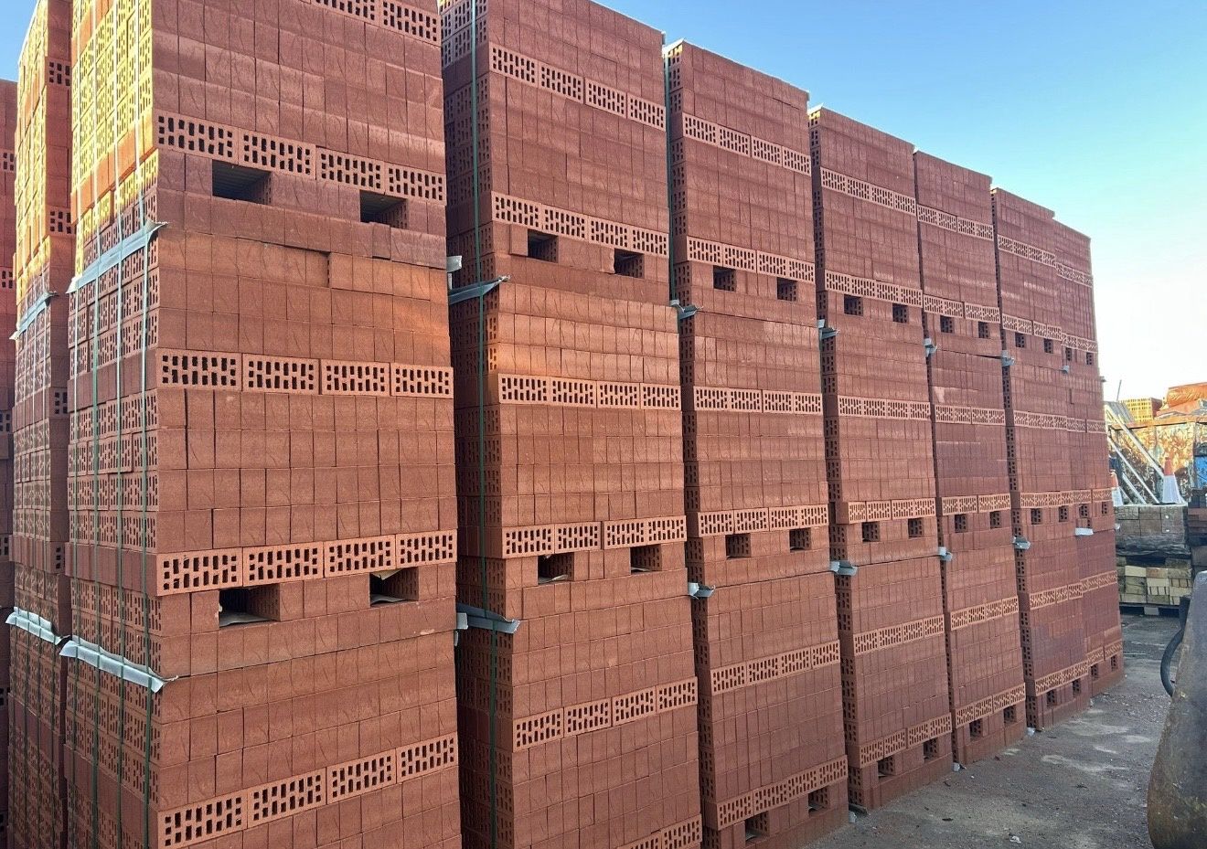 12 or 23 Packs of Ibstock Aston Red Textured