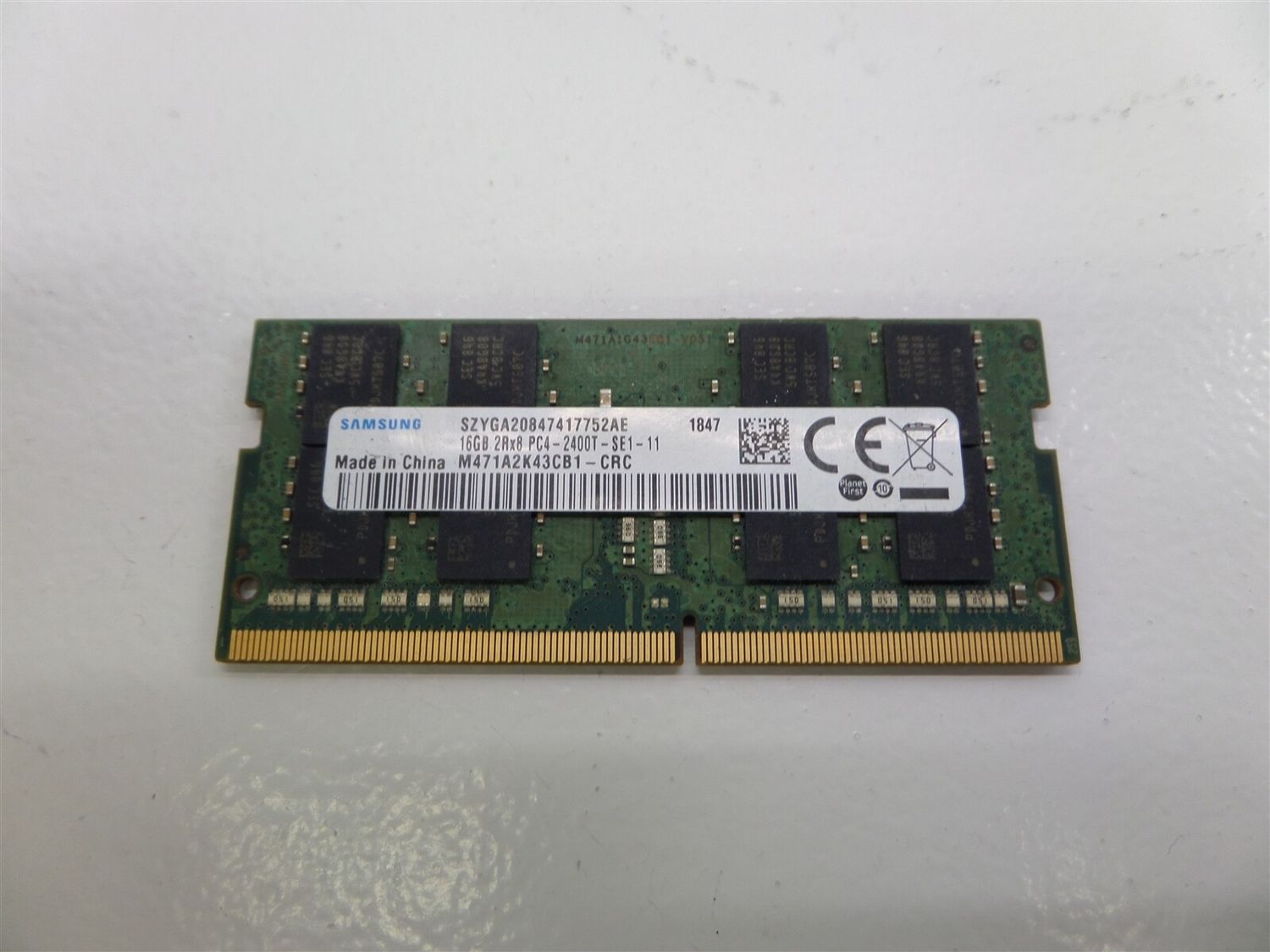 Samsung M471A2K43CB1-CRC 16GB PC4-19200 DDR4-2400 Laptop Memory Module