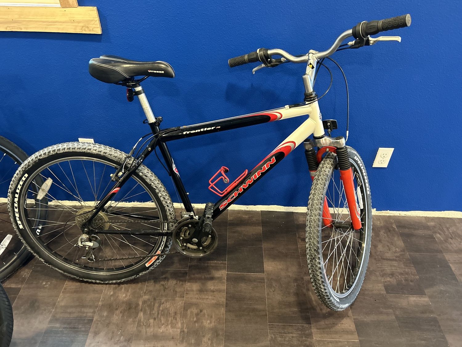 Schwinn Frontier RS - USED