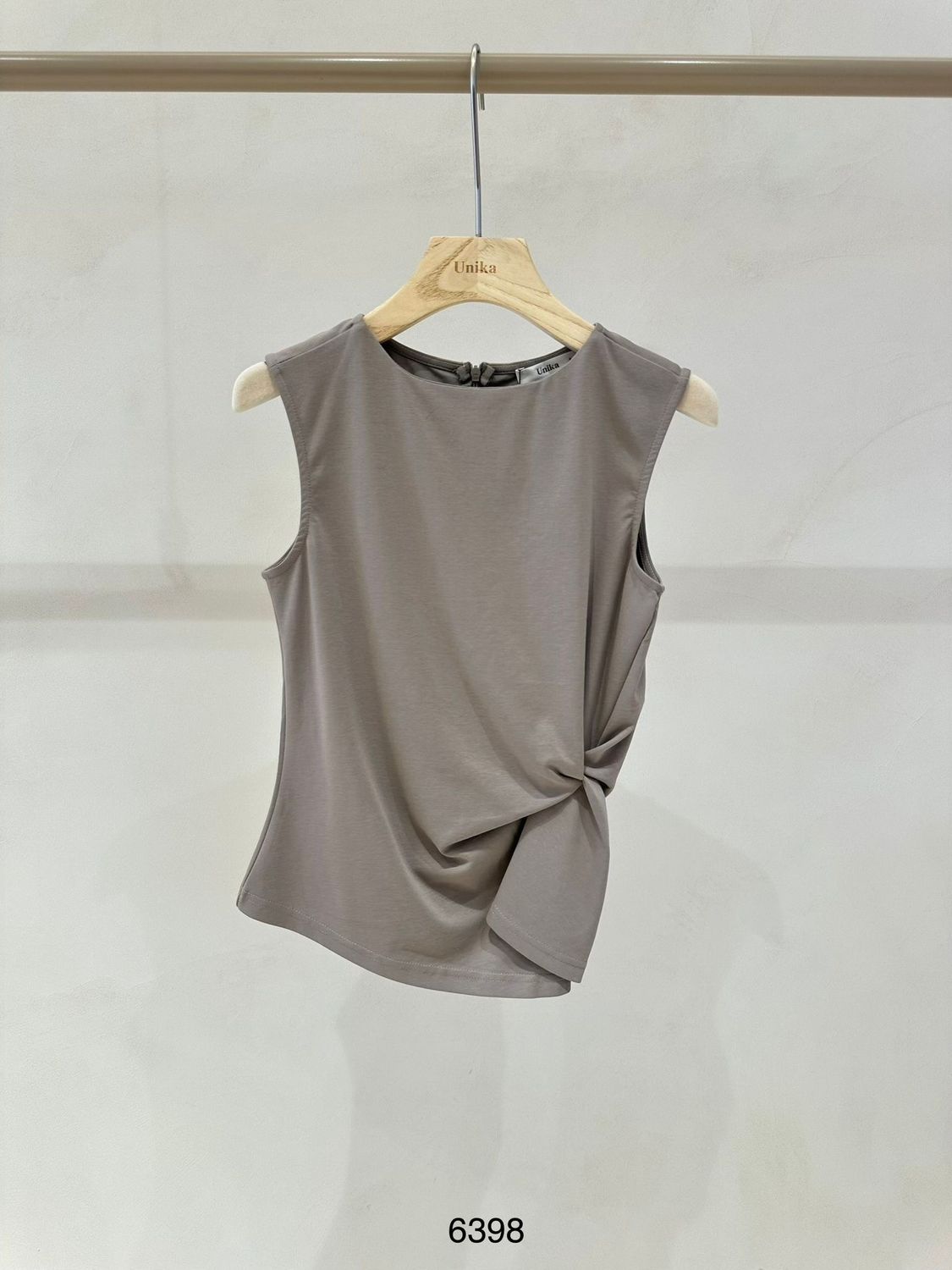 LUFF - Top met Knoop - Taupe