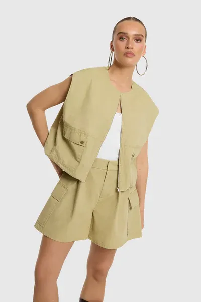REFINED - Uma Cargo Short - Sand