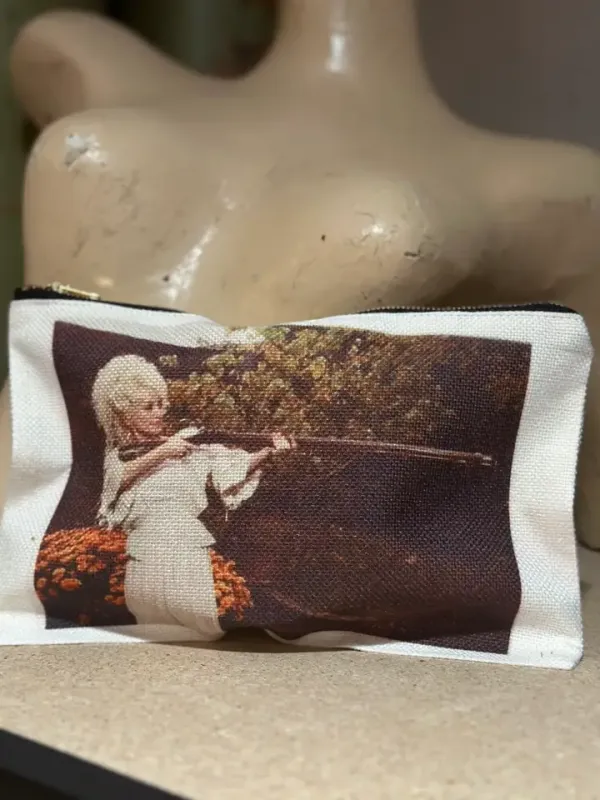 Dolly Linen Zip Pouch