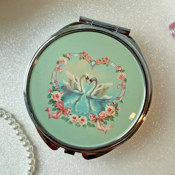 SWAN PILL CASE