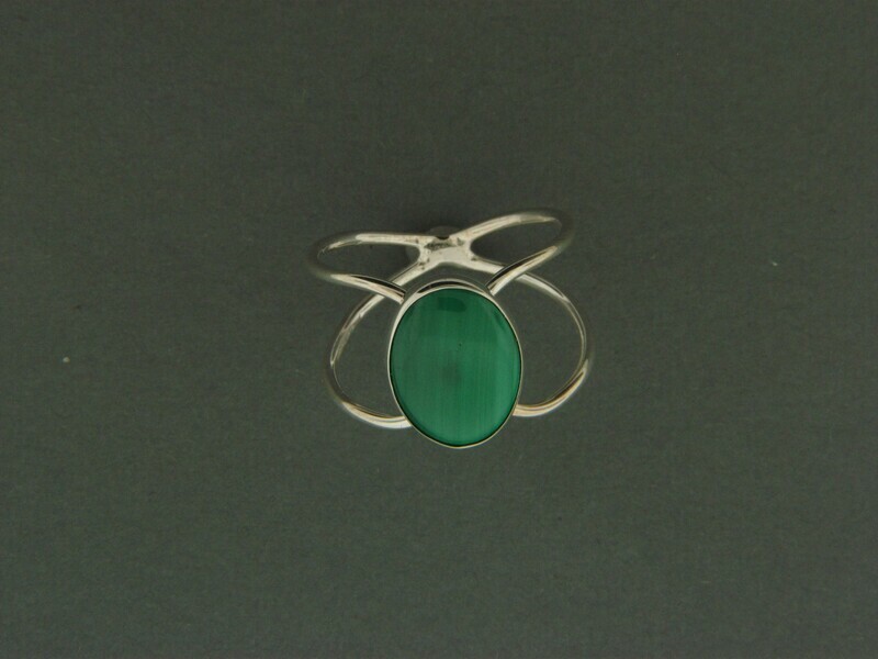 Light Double Loop w/Large Stone