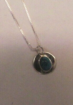 Hammered Disc Plate w/Stone Pendant