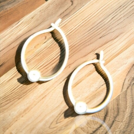 Small Hoop w/Bead