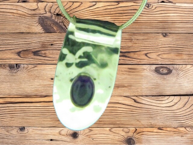 Long End Rolled Plate w/Stone Pendant