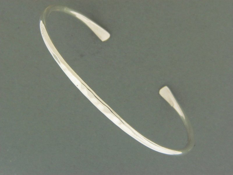Light Hammer Cuff
