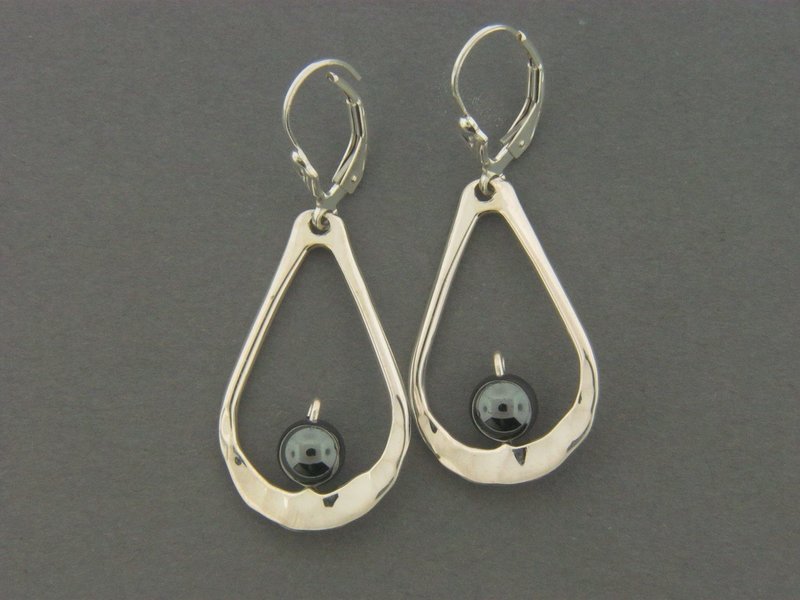 Teardrop w/Large Bead