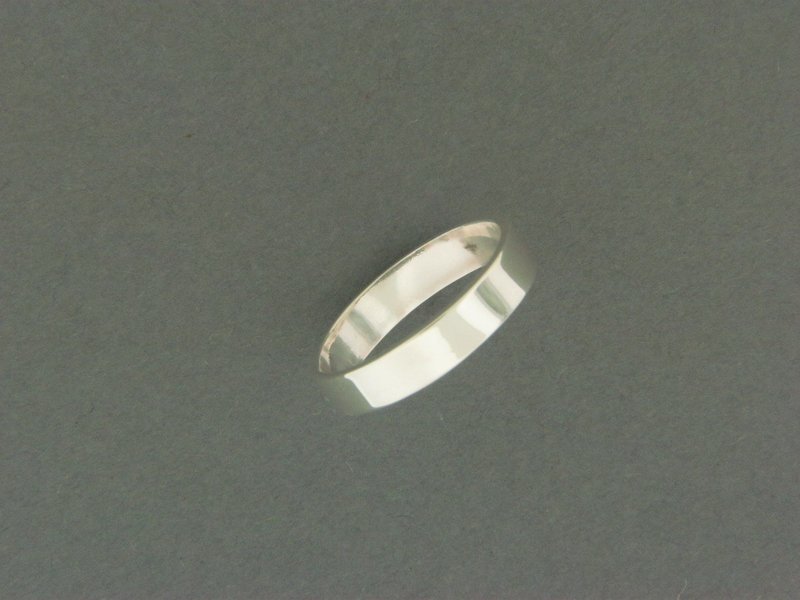 Medium Flat Band