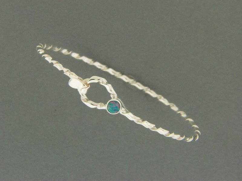 Child's Light Twisty Hook w/Stone Bracelet