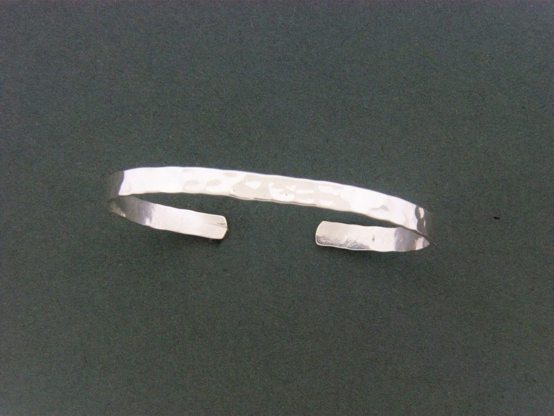 Child's Flat Cuff Hammered