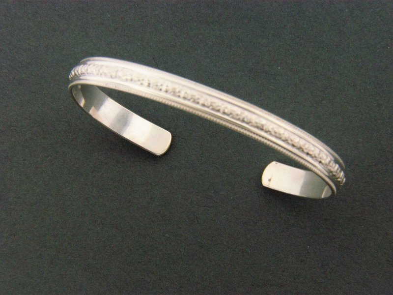 Child's Heavy Print Cuff