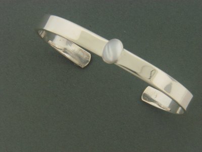 Flat Cuff Smooth w/Stone Bracelet