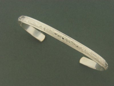 Print Cuff w/Narrow Edging Bracelet