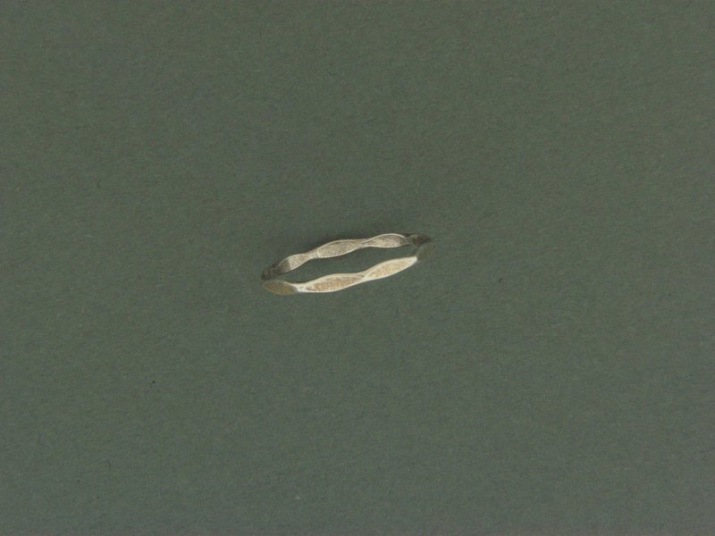Hammered Skinny Ring