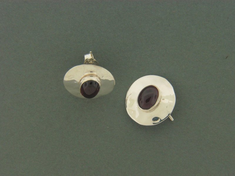 Disc w/Stone Post