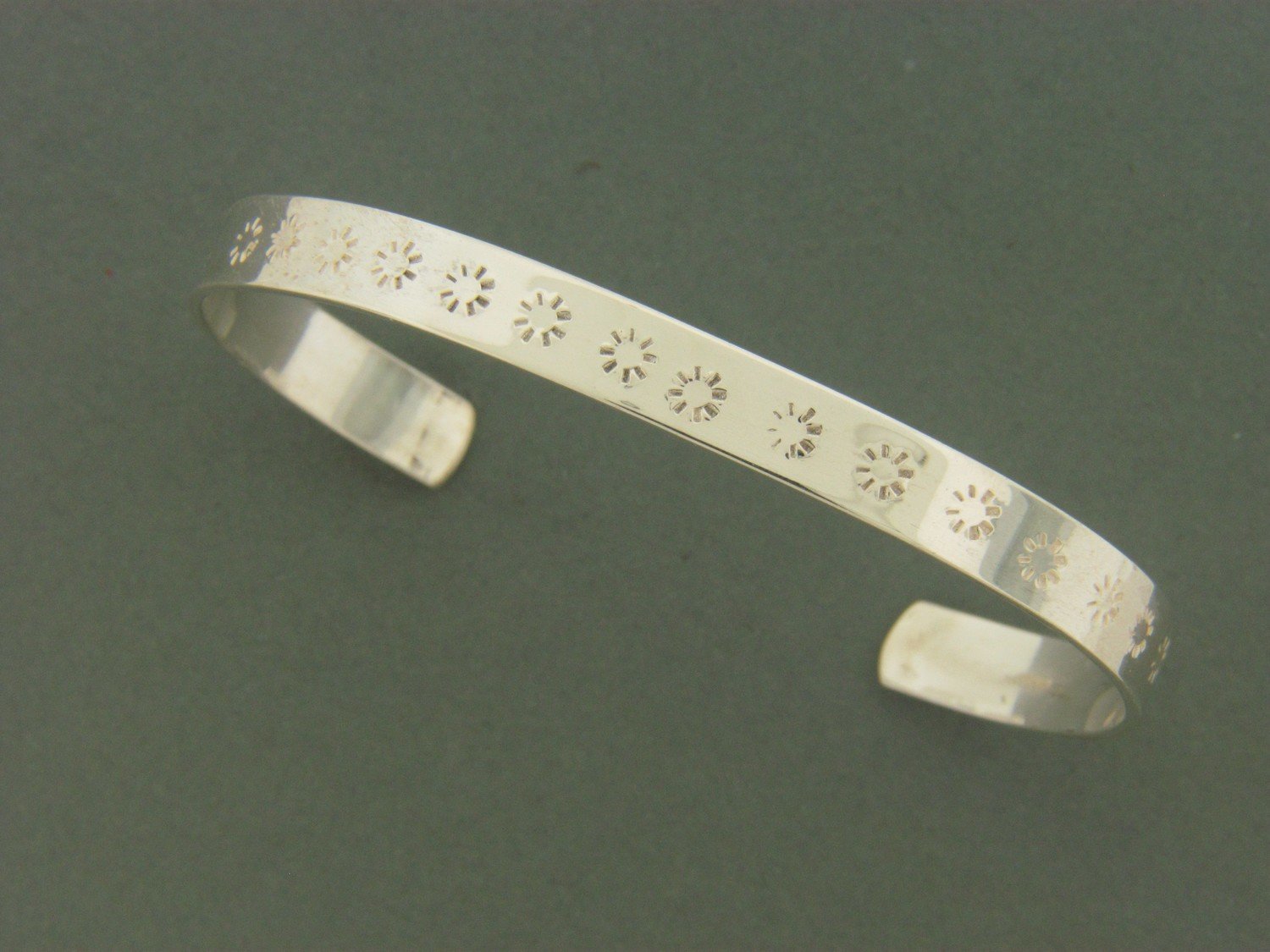 Flat Cuff w/ Design Bracelet