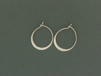 Medium Hoop Hammered