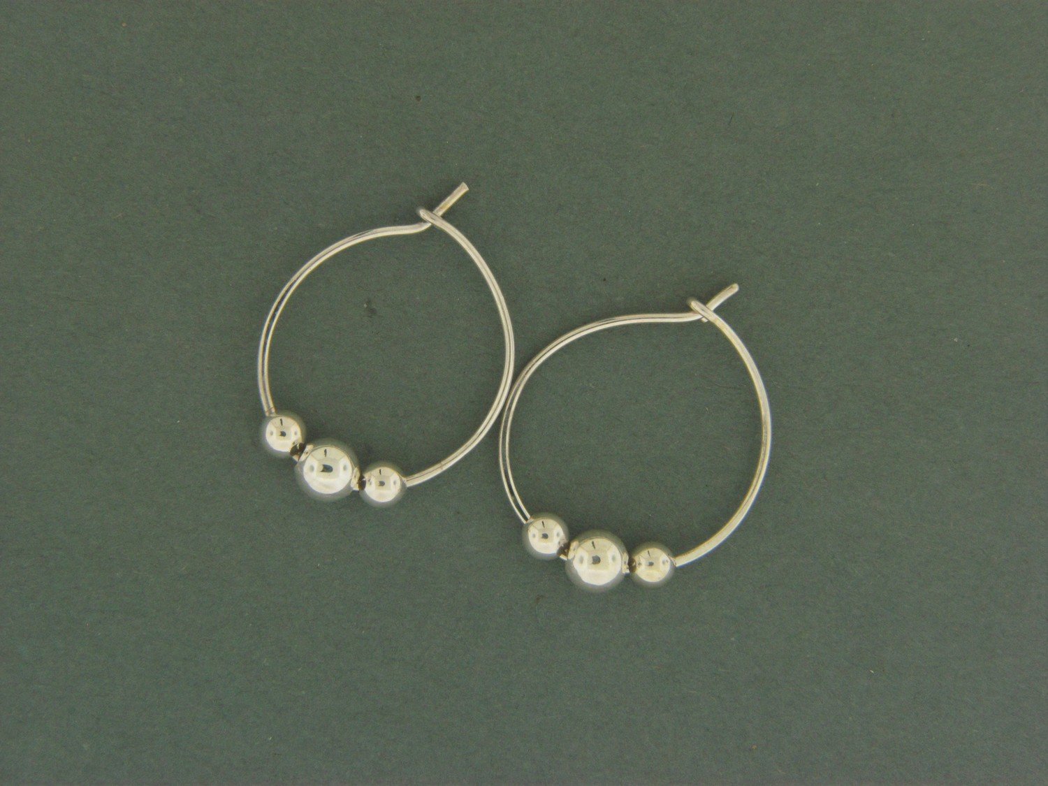 Medium Hoop W/ Beads Medium Hoop W/ Beads