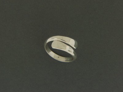Cross Over Ring
