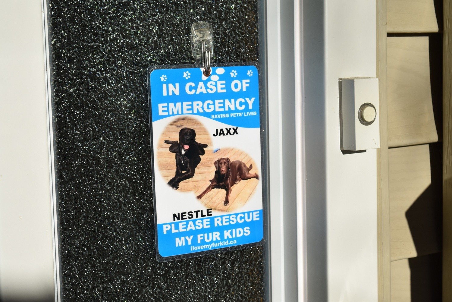 Emergency Pet Sign (Two photos)