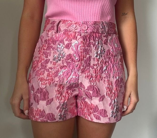 Roze bloemen short