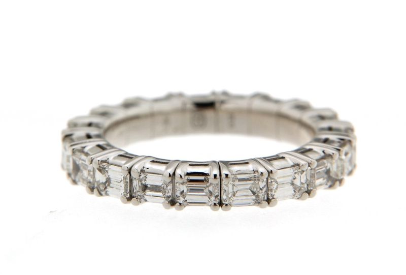 18K White Gold Diamond Eternity Stretch Band