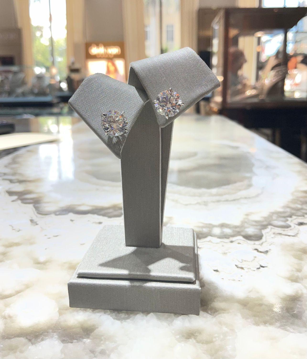 18KW 5.01ct  Diamond Stud Earrings J-SI2