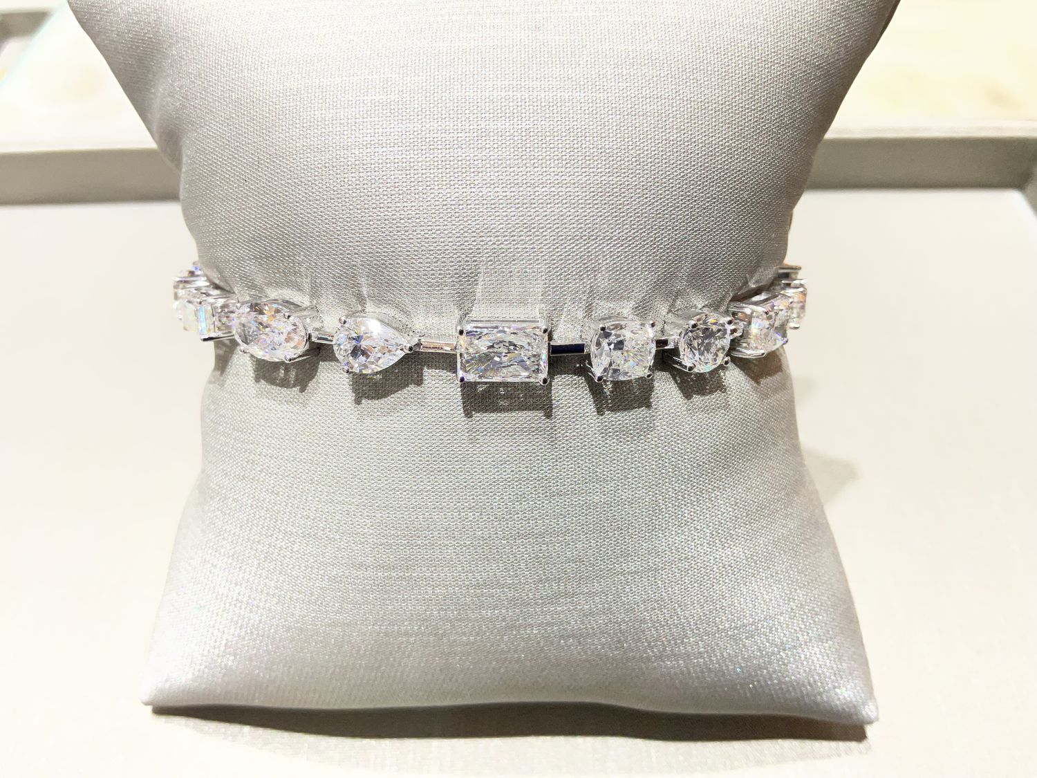 14KW 15.40 CTW MIXED SHAPES DIAMOND TENNIS BRACELET