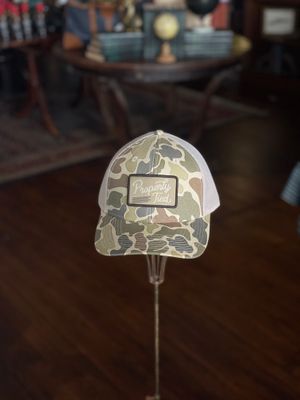 Sportsman&#39;s Trucker Hat Vintage Camo