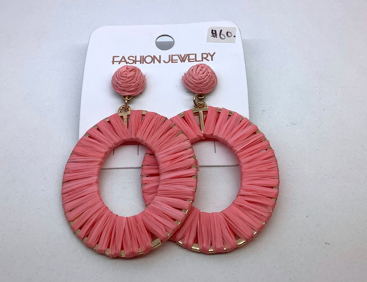 Oval, Color: Light pink
