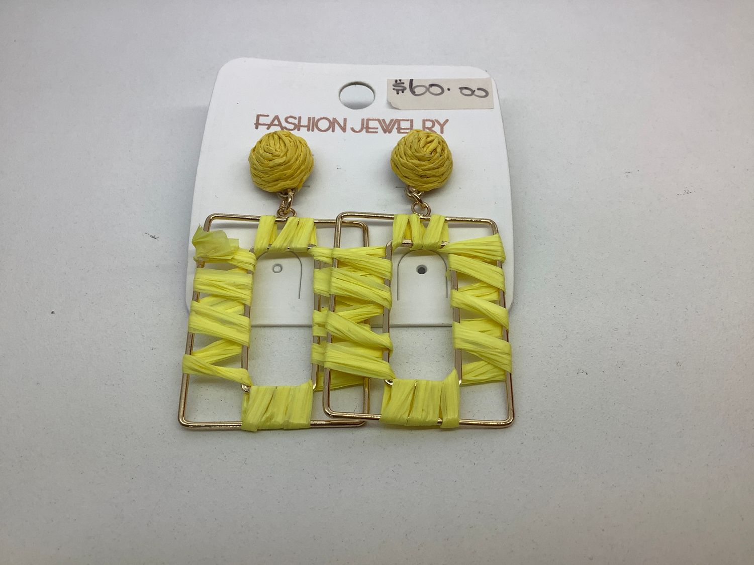 Rectangle, Color: yellow