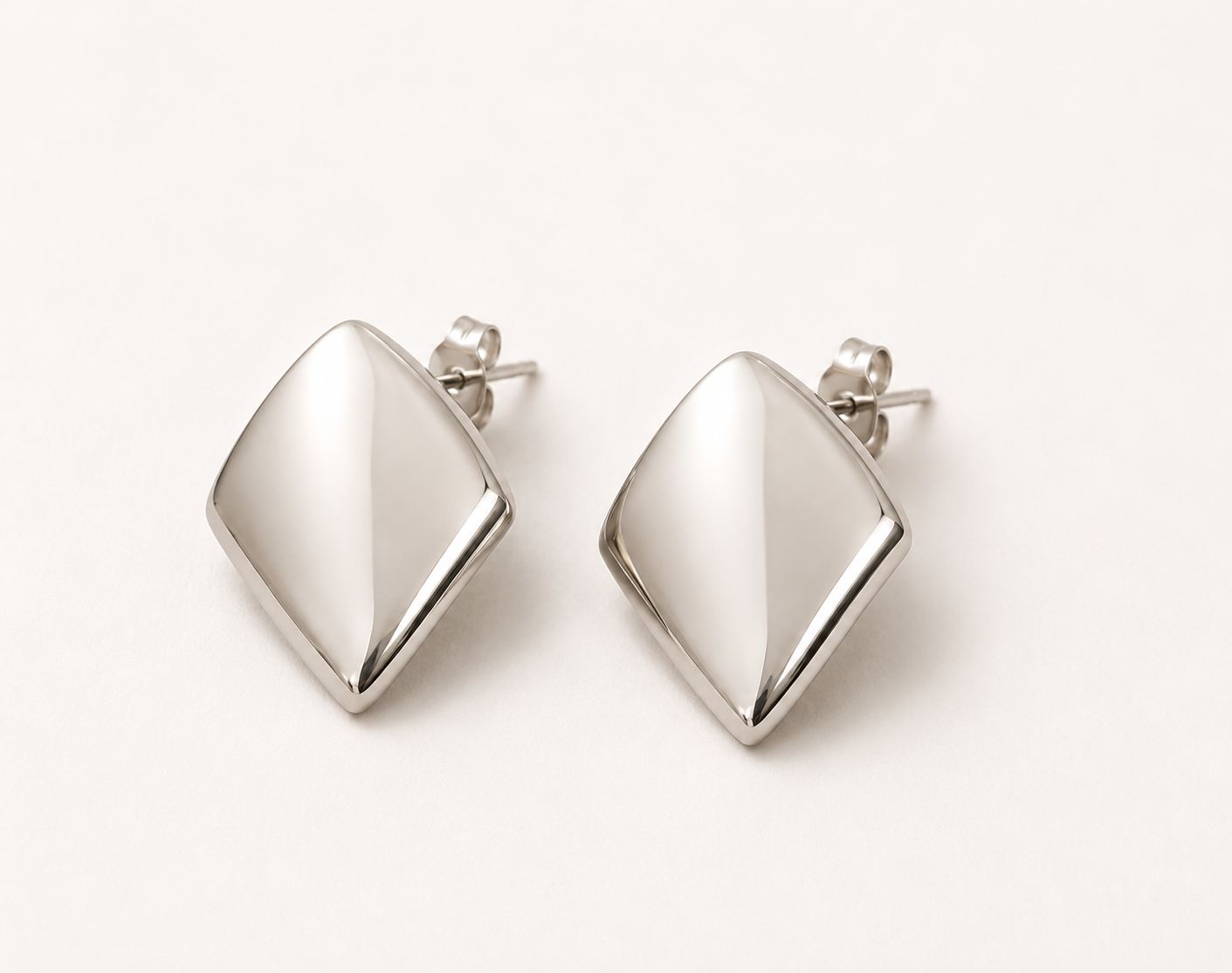 Silver Diamond Shaped Earring