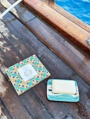 Bring me to Capri Seife &amp; handbemalte Schale