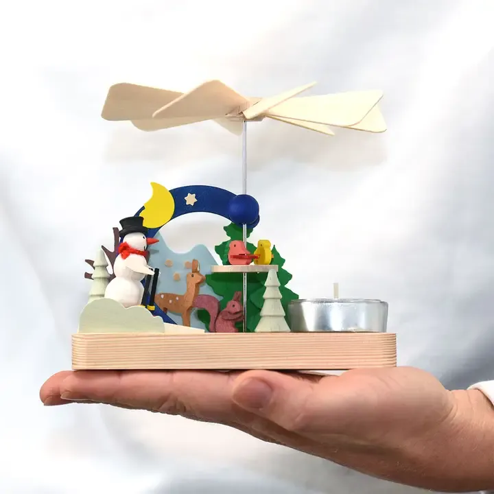 MINIATURPYRAMIDE MIT TEELICHT &#39;SCHNEEMANN&#39;