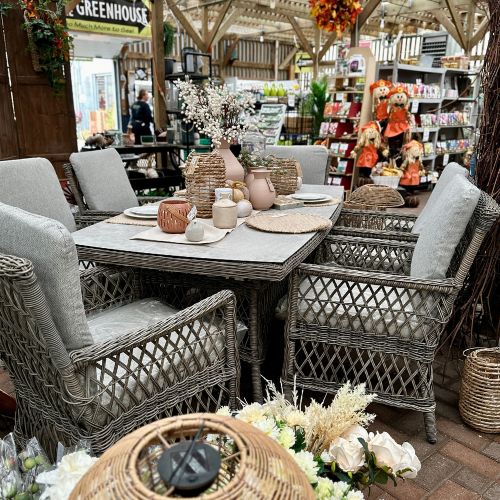 Kronburg Dining Set