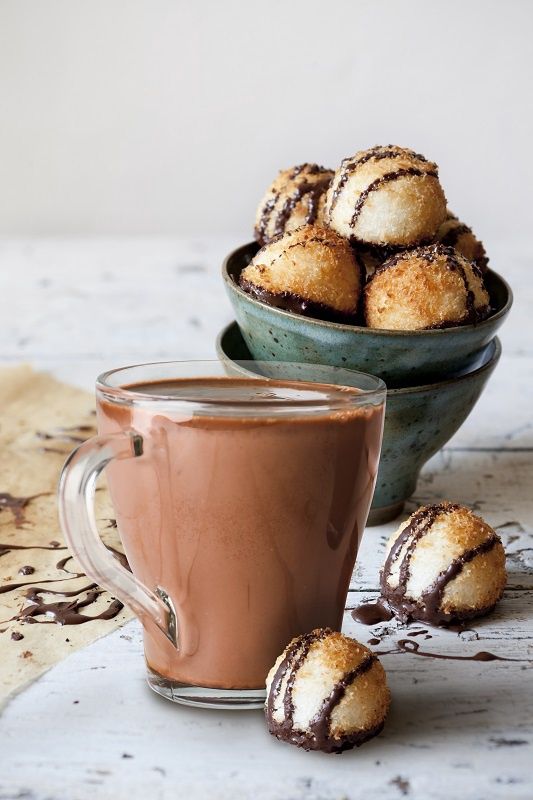 Coconut Macaroon Gourmet Hot Chocolate – Toasted Coconut Flavored Hot Chocolate