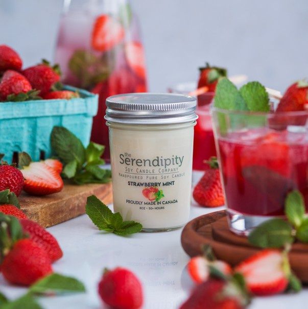 8oz Candle - Strawberry Mint