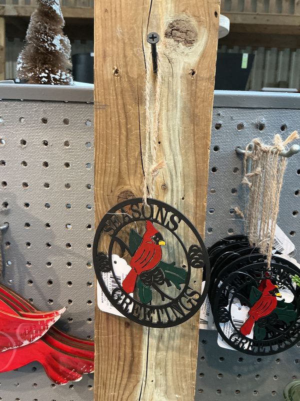 Cardinal Circle Ornament ©