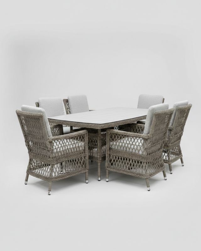 Kronburg Dining Set