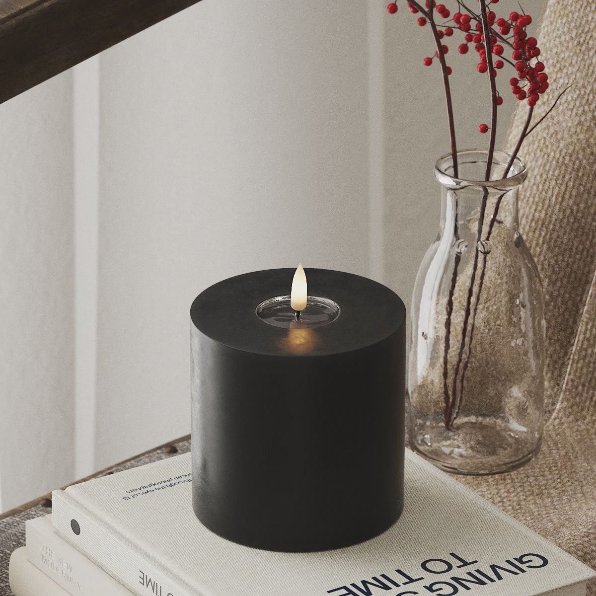 BLACK LED CANDLE 10.16x10.16 CM