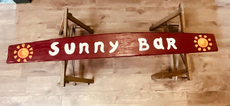Sunny bar bilboard