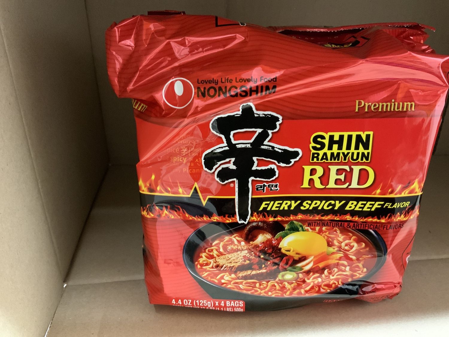 Shin Red Épicé Boeuf (Paquet de 4)