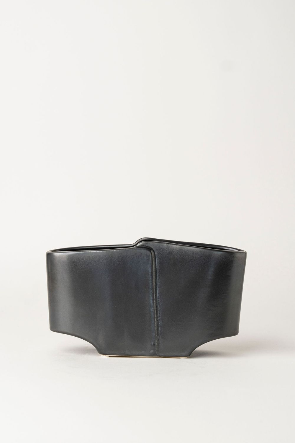 Double-Flap Vase Short